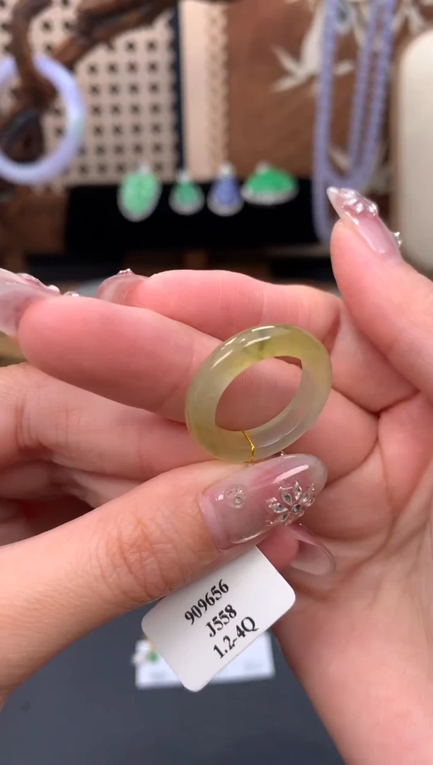 未镶嵌定制翡翠48小时鉴赏期 退货不扣服务费