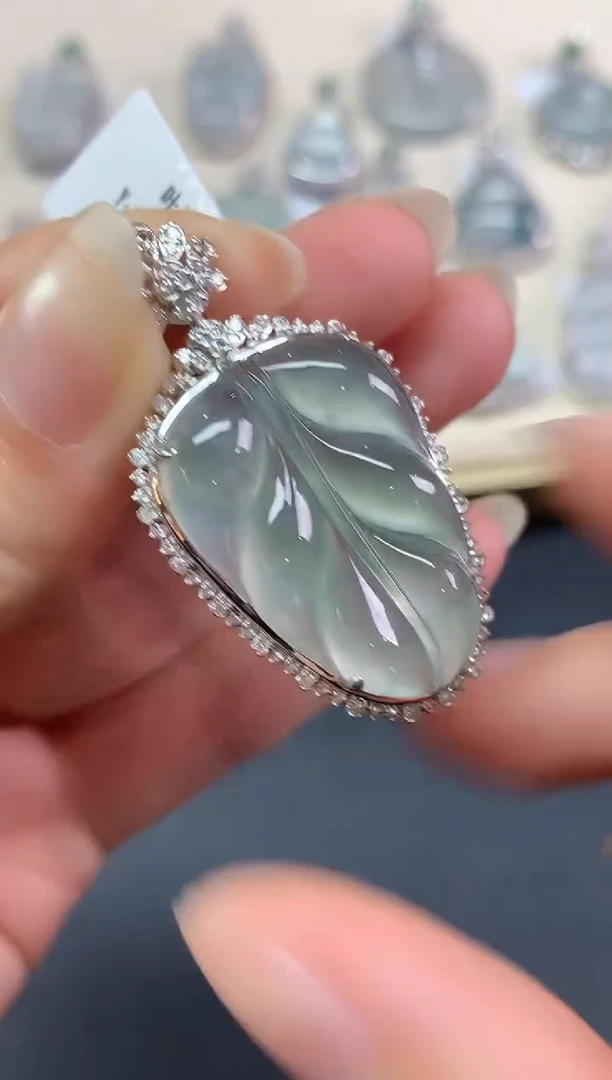 吊坠(不含链)18K金镶嵌翡翠吊坠(不含链)|13800