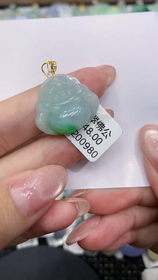 翡翠18K金镶嵌颈饰111111111111