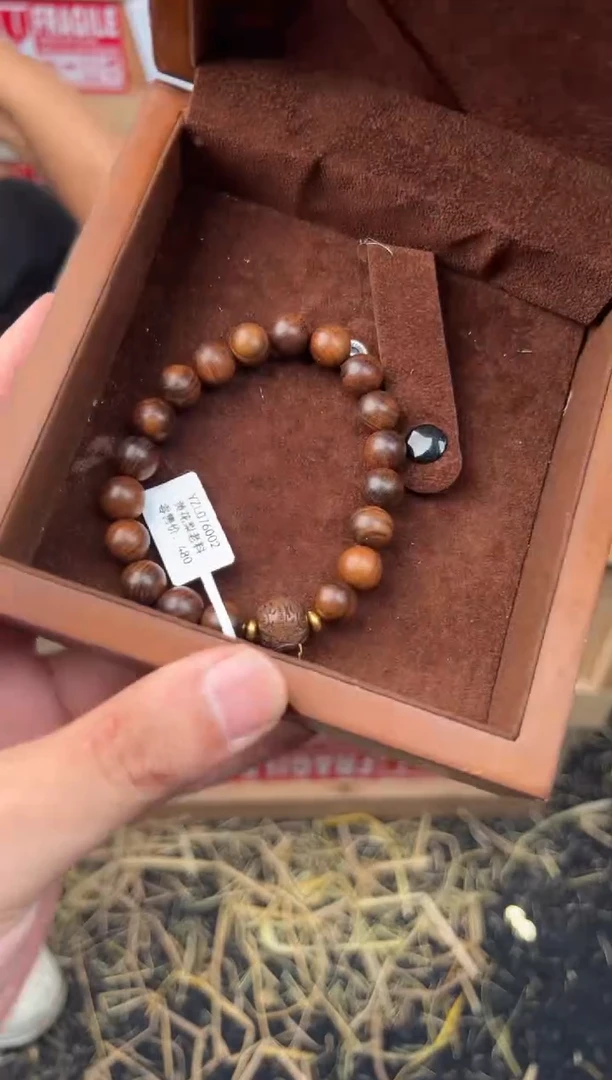 无礼盒精美手串（）