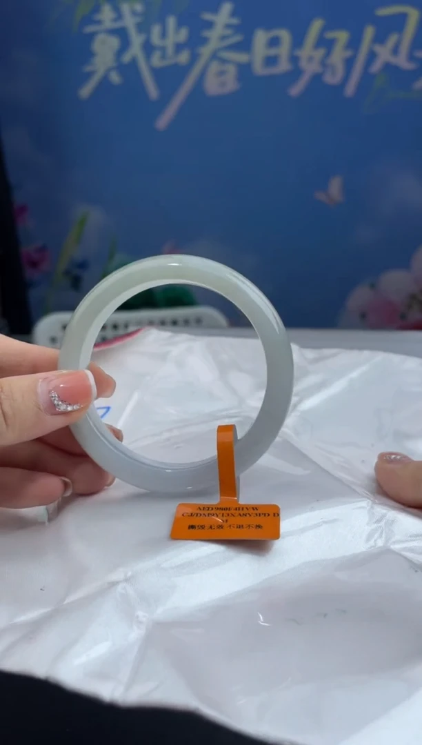 翡翠手镯未镶嵌11