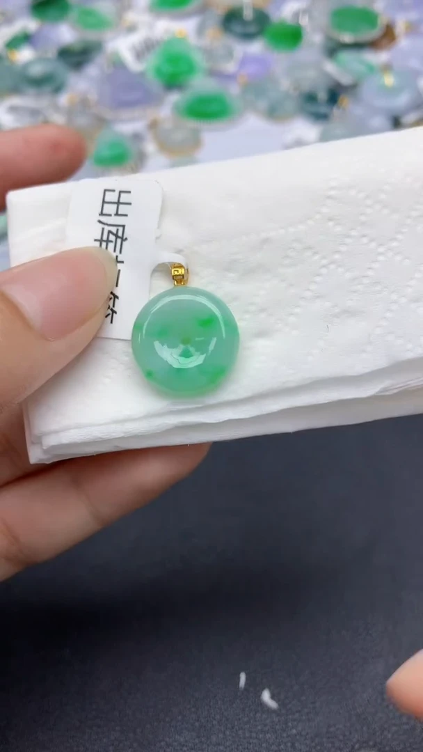 翡翠18K金镶嵌颈饰天然缅甸a货翡翠百元以上9元证书费自理