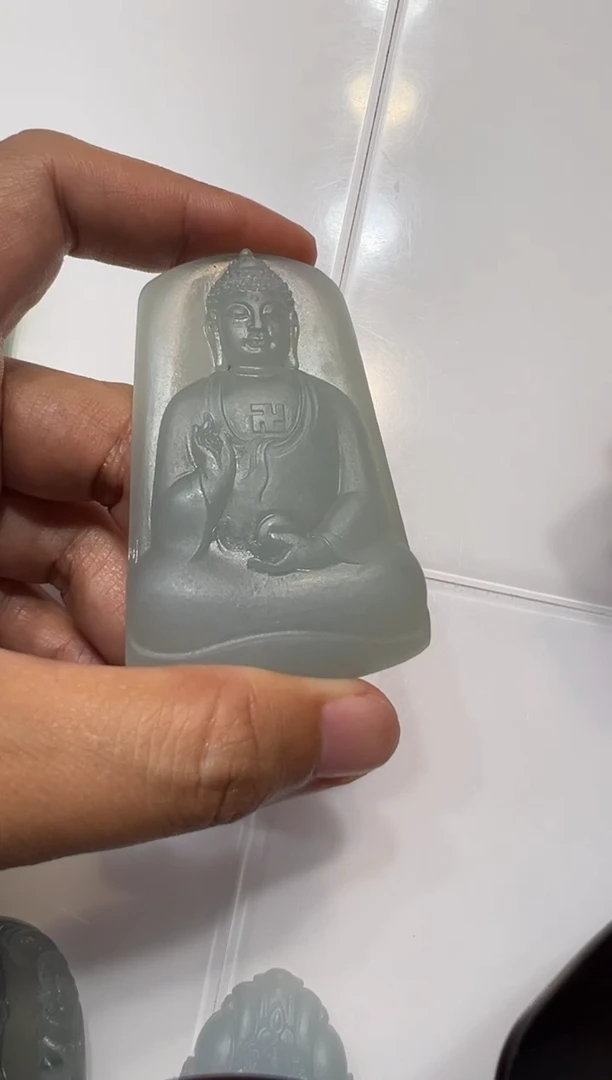 定制翡翠未镶嵌观音