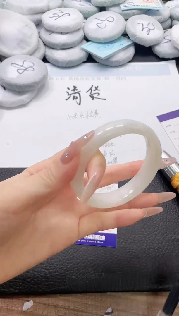 和田玉手镯未镶嵌209-61