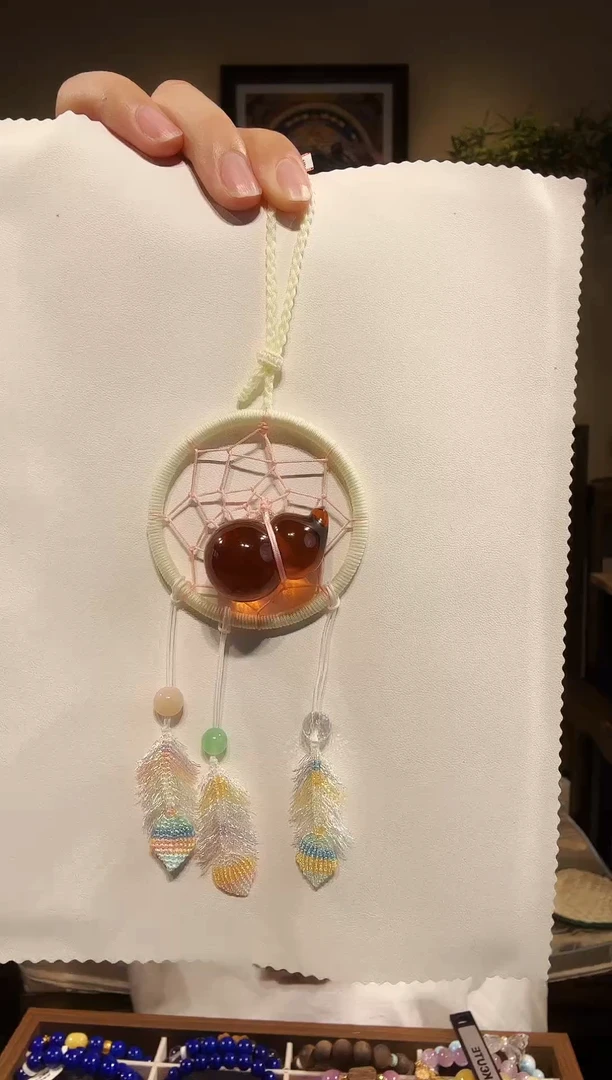 未镶嵌颈饰琥珀葫芦