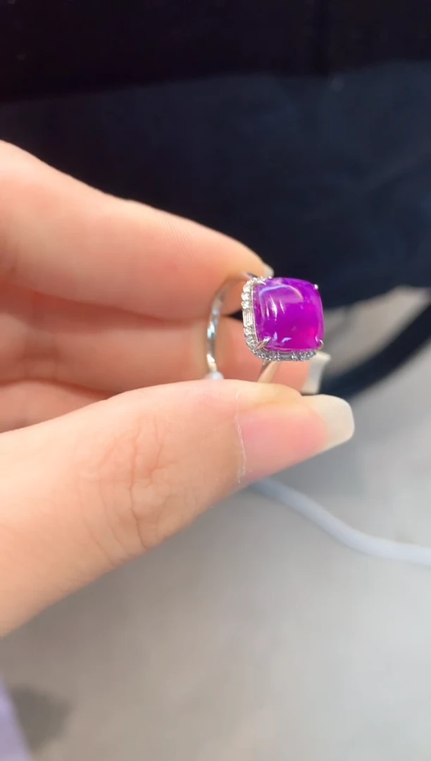 苏纪石（舒俱来）18K金镶嵌.戒指