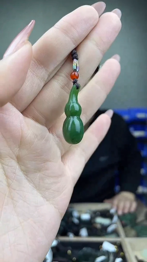 颈饰未镶嵌和田玉拍一发一，多样性发货！