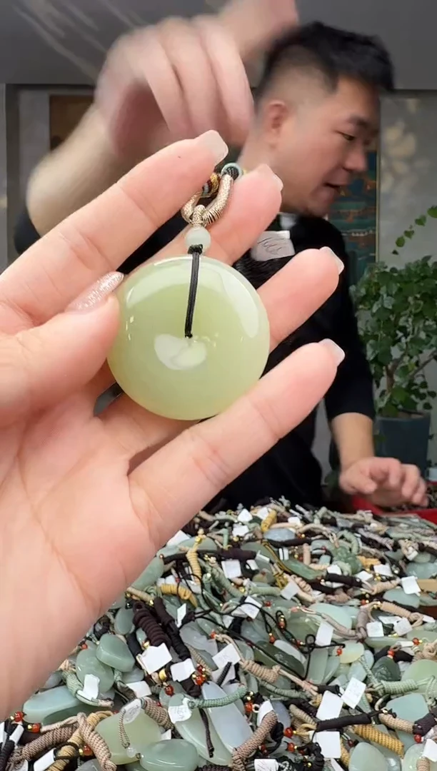 颈饰未镶嵌和田玉拍一发一多样性发货