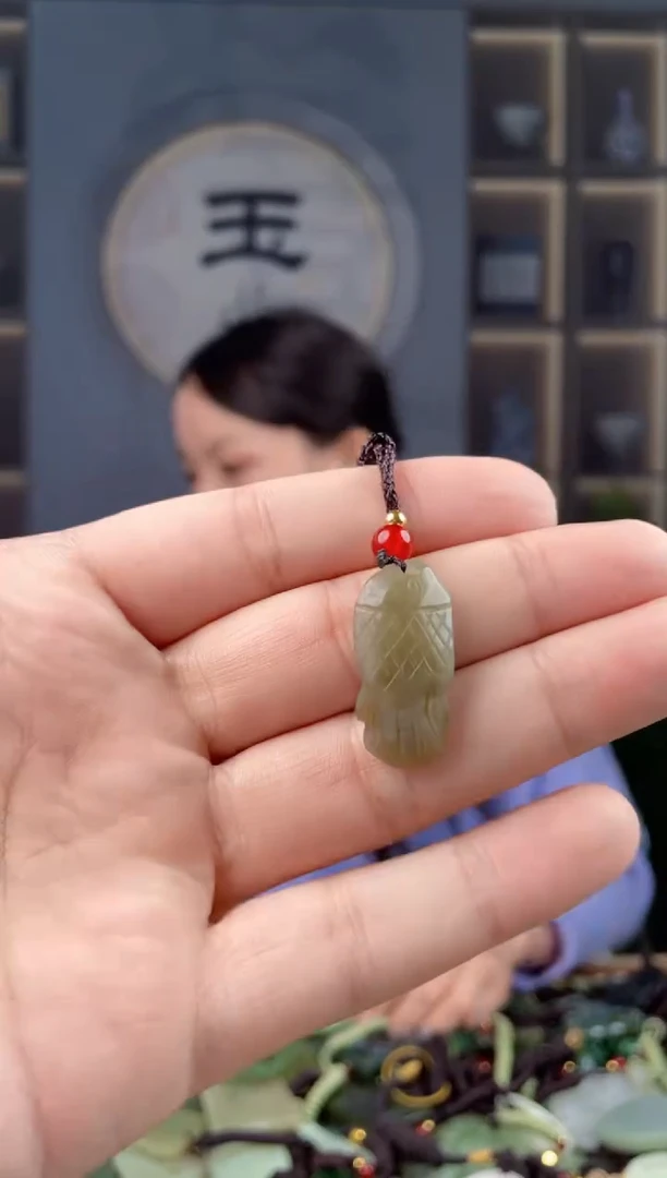 颈饰未镶嵌和田玉拍一发一，多样性发货