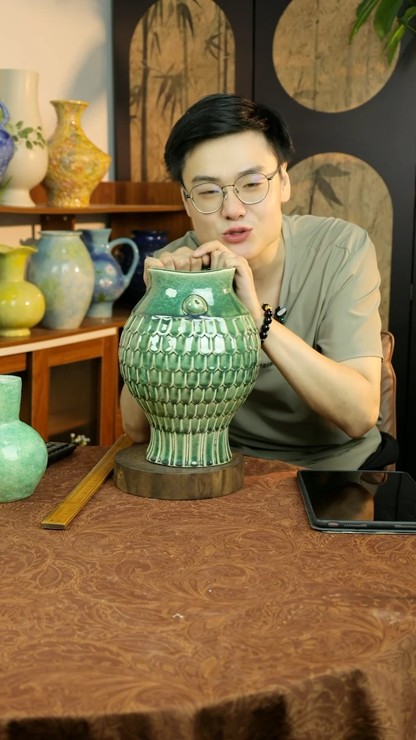 摆件盘泥条孔雀绿锦鲤瓶