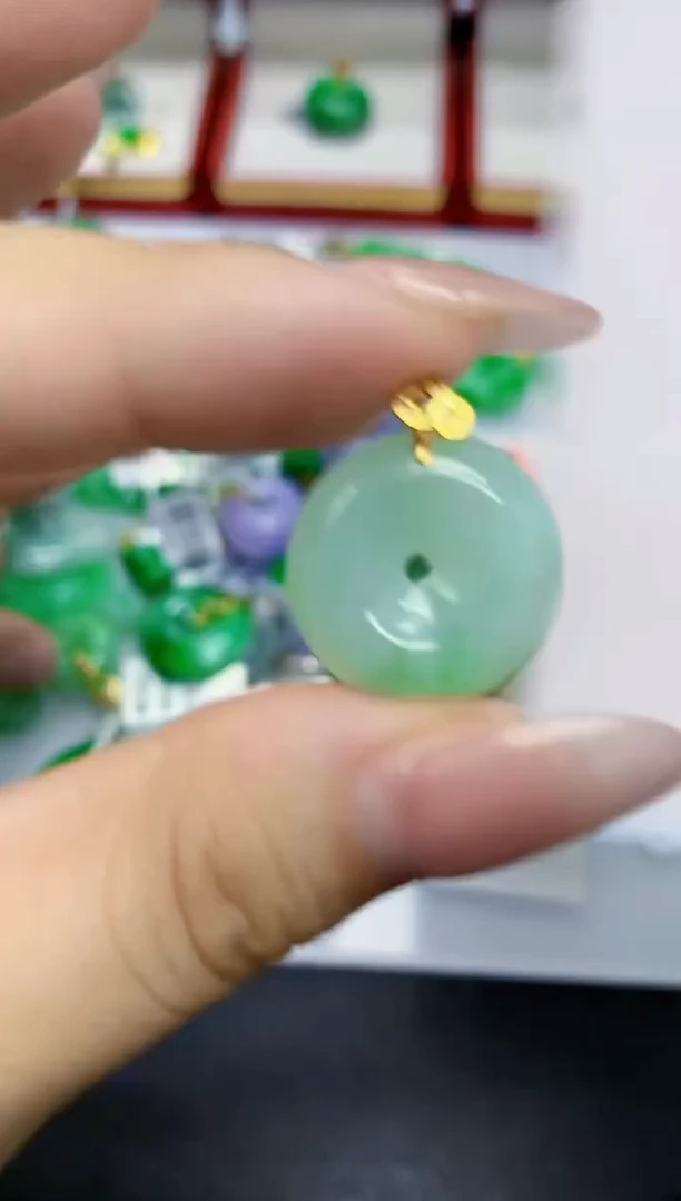 翡翠18K金镶嵌吊坠(不含链)1
