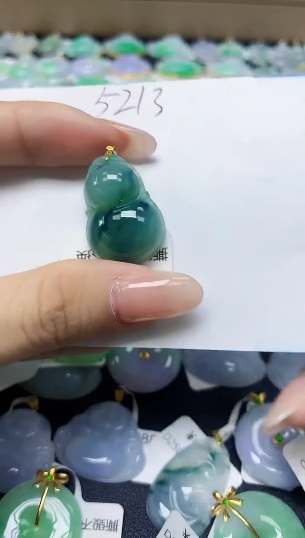 翡翠18K金镶嵌颈饰天然缅甸翡翠A货