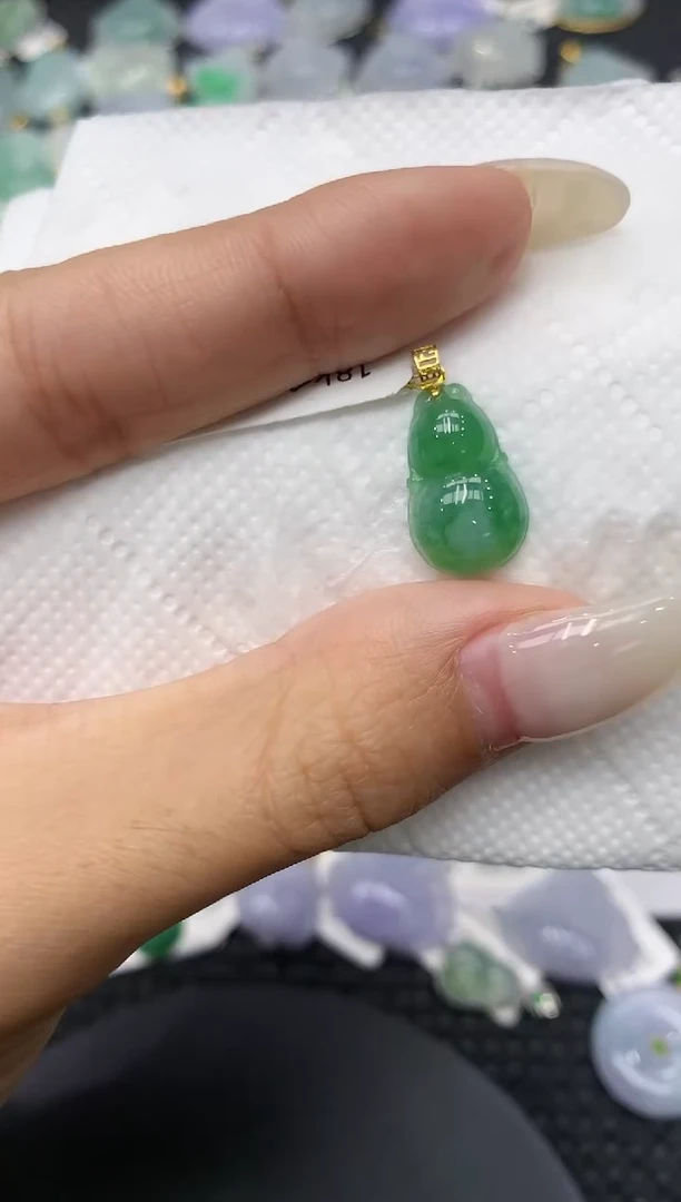 颈饰18K金镶嵌翡翠11111111111