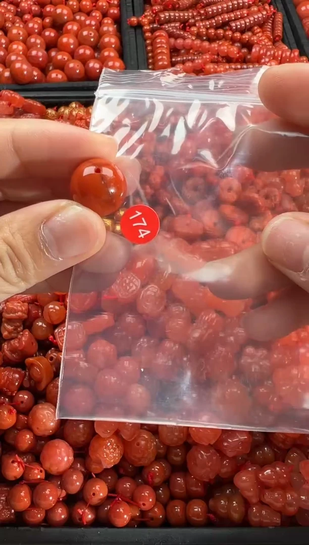 【闪购商品】南红玛瑙颈饰未镶嵌1