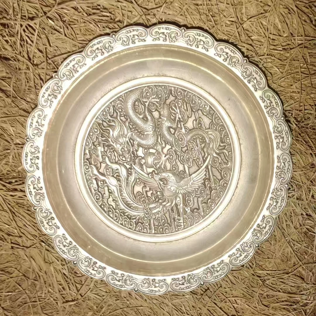 1个小型银色盘摆件链接