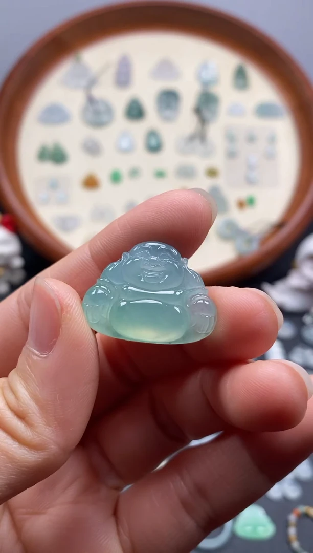 颈饰未镶嵌翡翠冰果緑佛公/芬