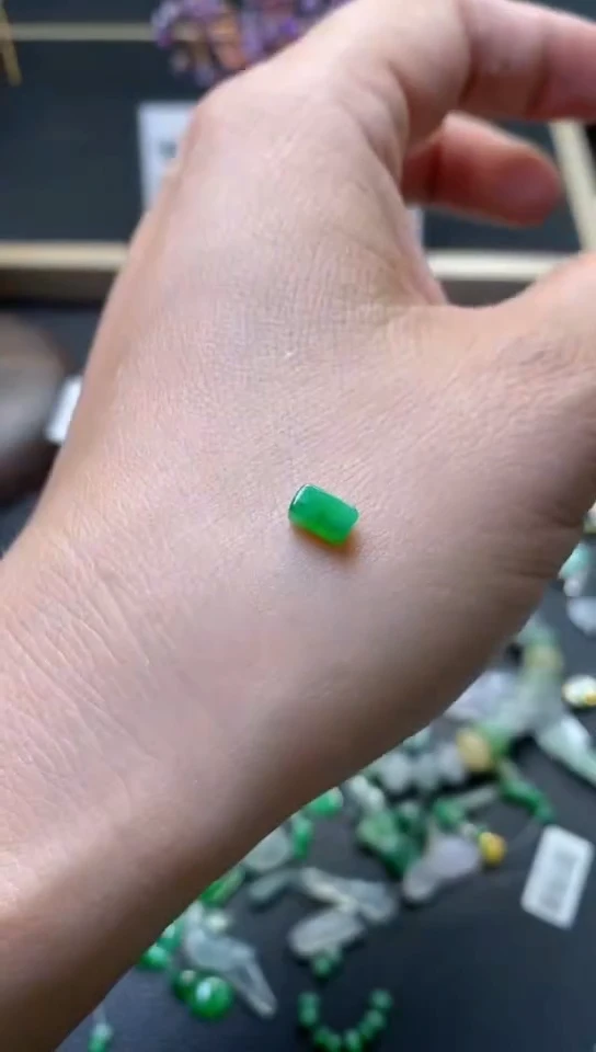 翡翠未镶嵌颈饰翡翠净货31010