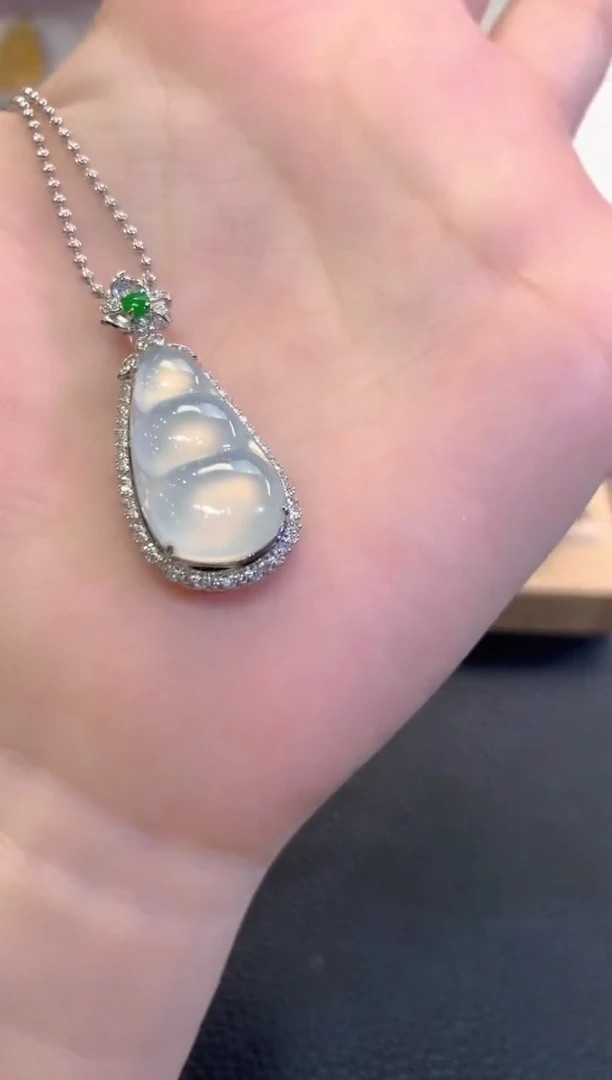 吊坠(不含链)18K金镶嵌翡翠秋日珠宝Q57