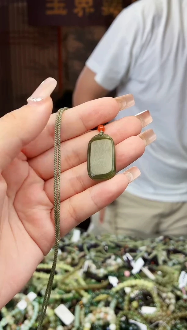 和田玉未镶嵌颈饰拍一发一