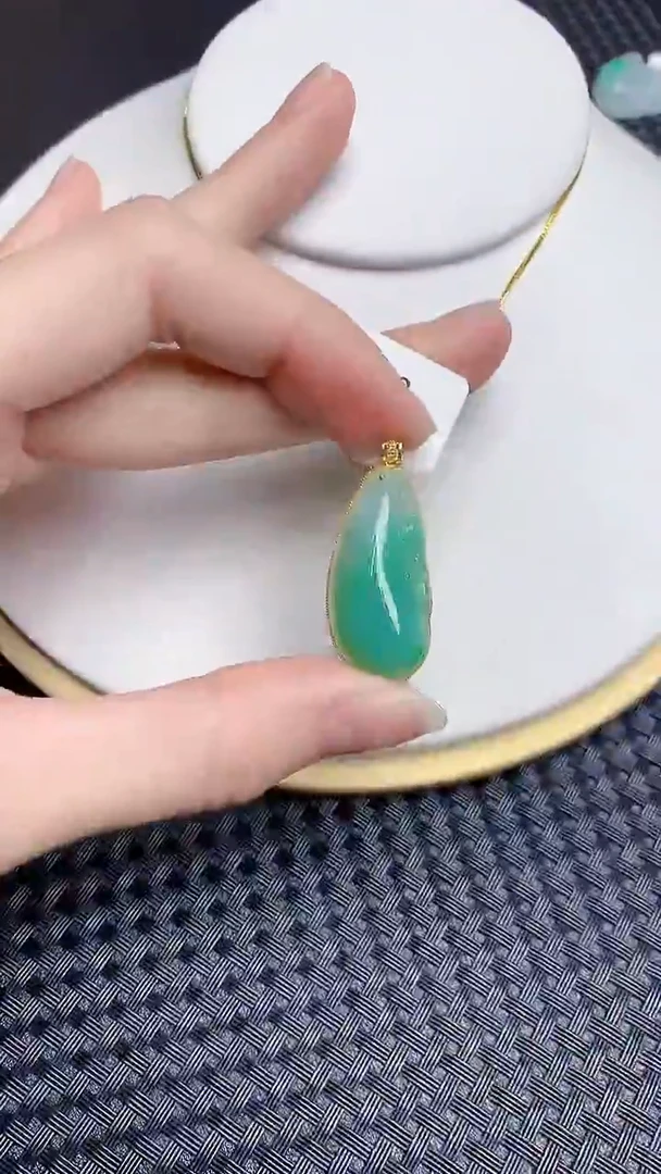 【闪购商品】翡翠颈饰18K金镶嵌54368686