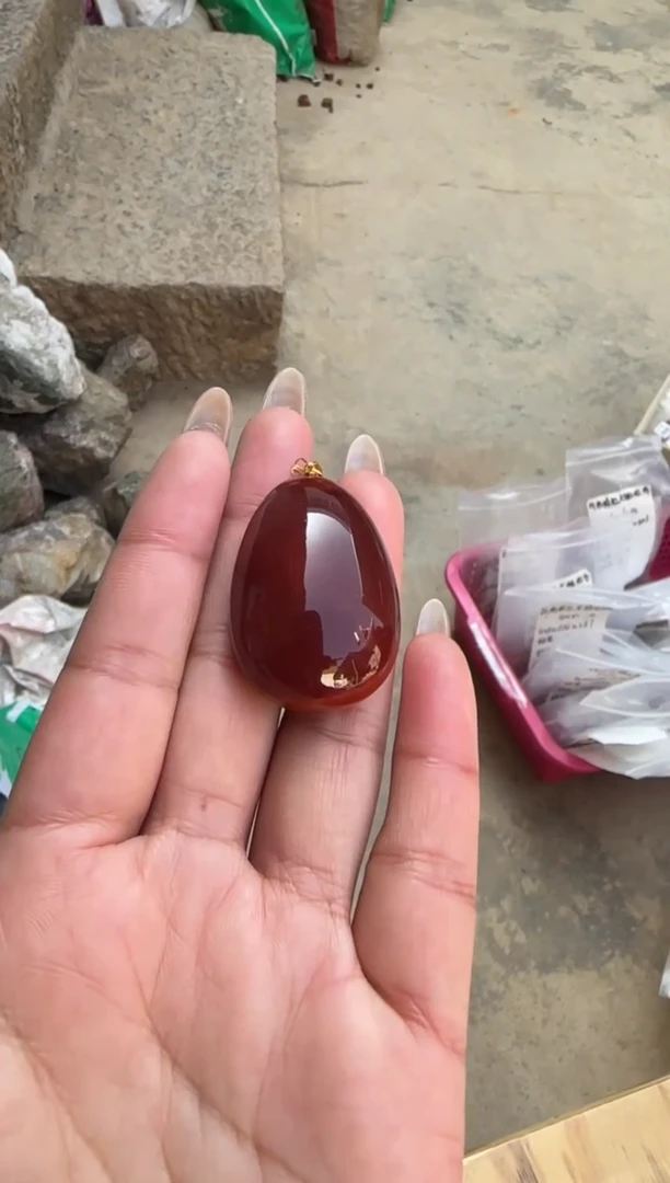 【闪购商品】南红玛瑙吊坠18K金镶嵌原矿无优化18k金川料11号吊坠