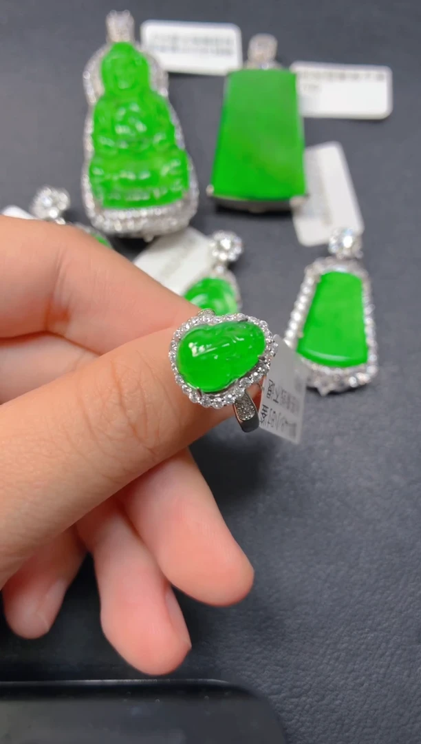 颈饰银S925镶嵌翡翠1