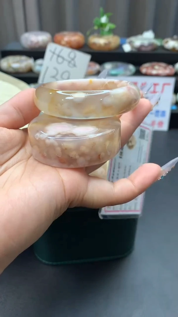 未镶嵌手镯石英质玉（55圈口）赠送镯心