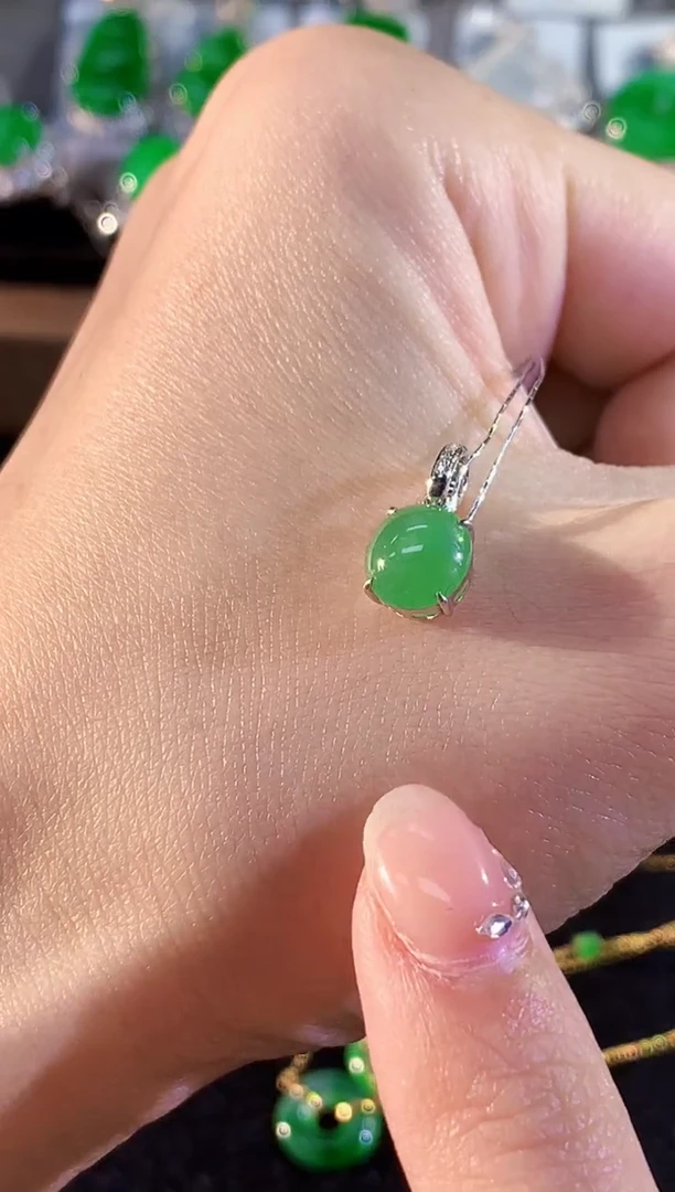 吊坠(不含链)18K金镶嵌翡翠SY多样性发其一