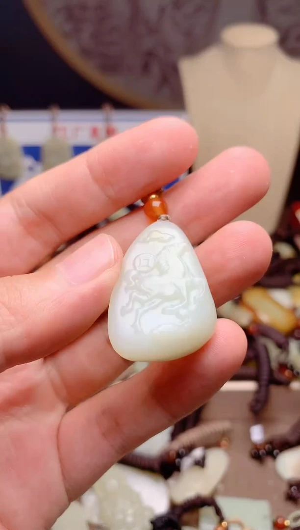 和田玉未镶嵌颈饰1