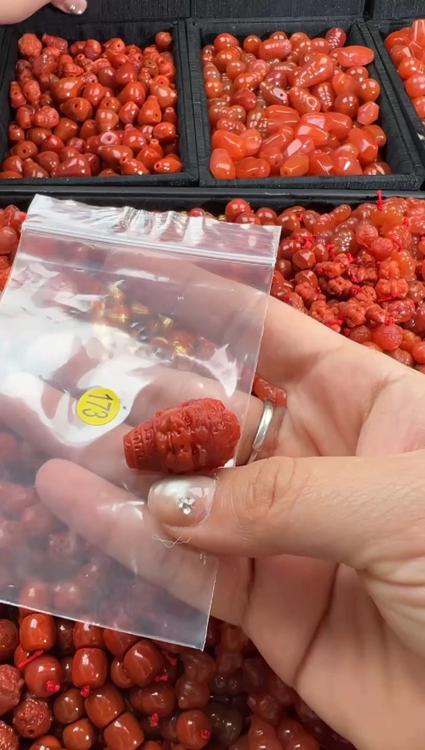 【闪购商品】南红玛瑙颈饰未镶嵌1
