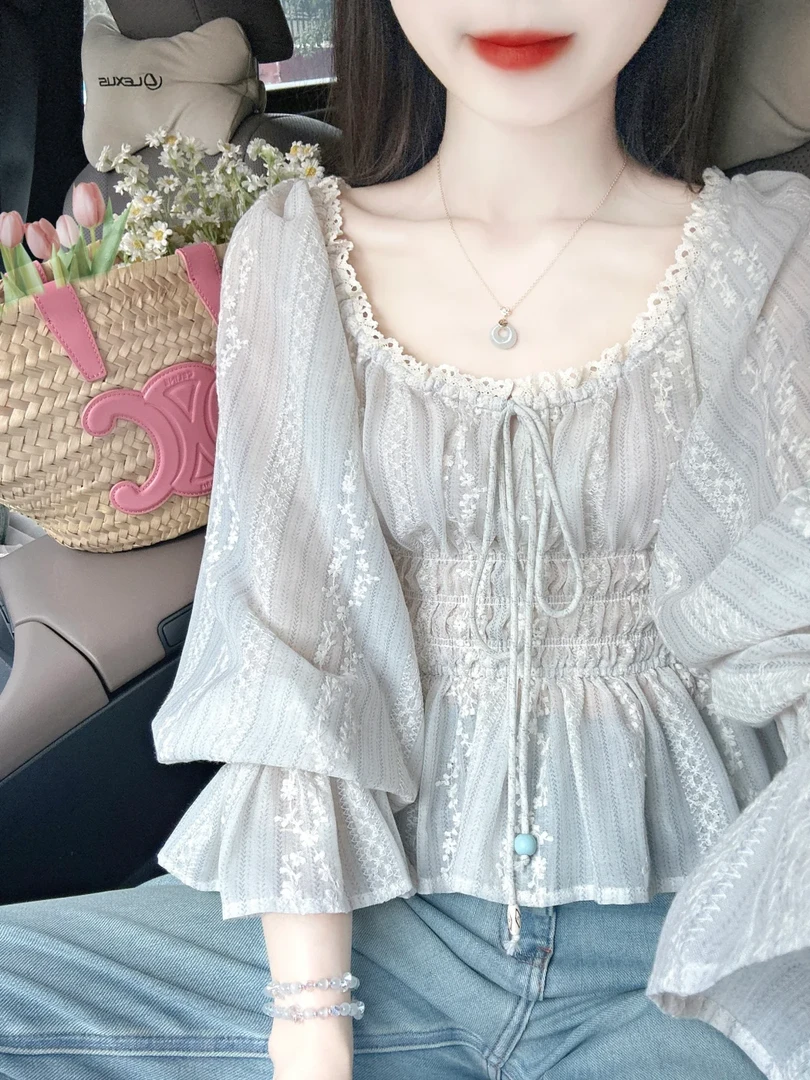 2025春夏新款法式赫本风设计感小众方领衬衫女高腰牛仔裤两件套潮
