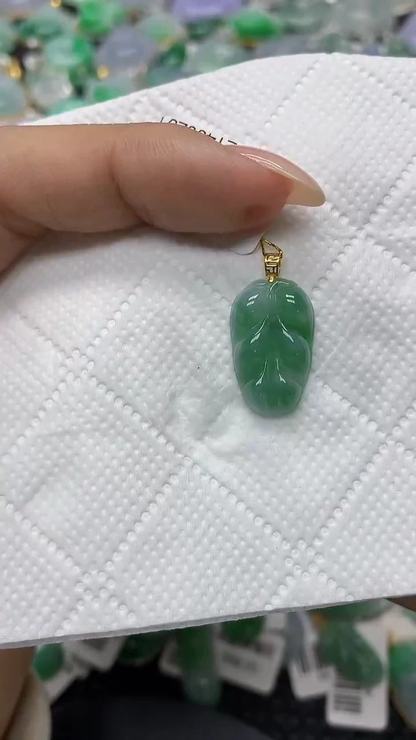 颈饰18K金镶嵌翡翠11111111111