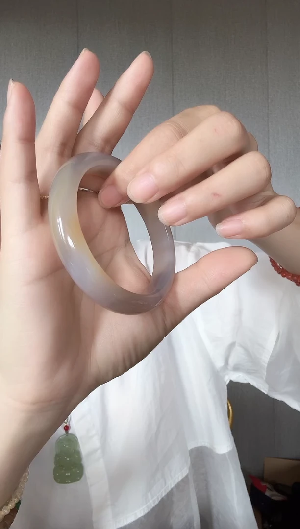 玛瑙/玉髓手镯未镶嵌扣**福天然玉髓手镯61.5口径