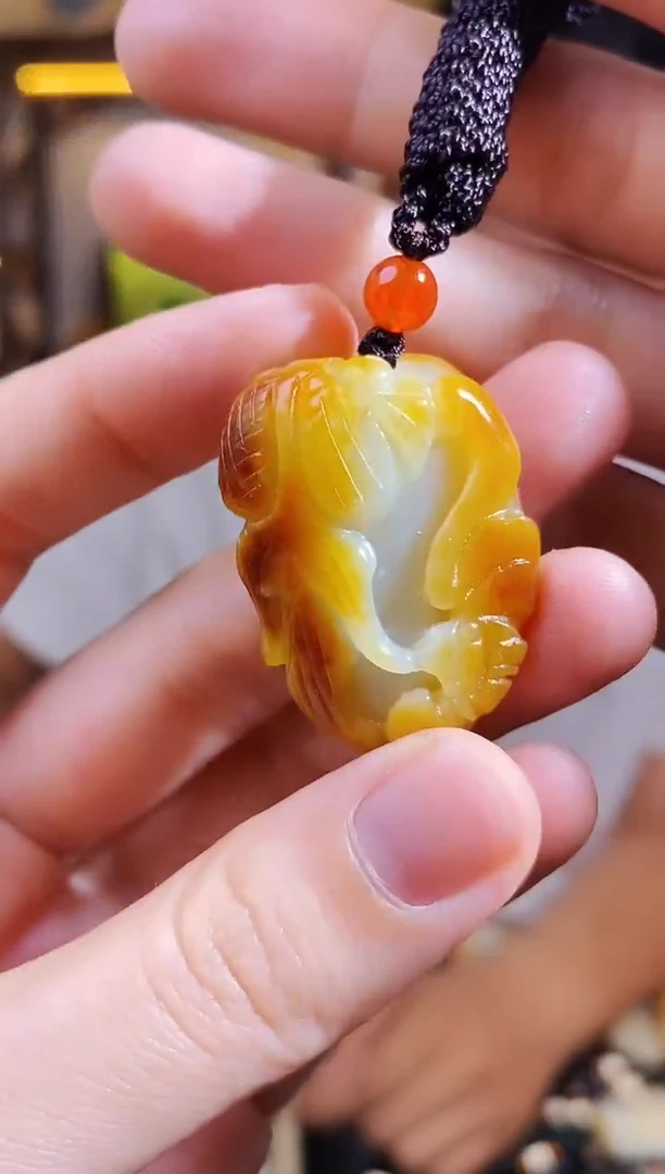 和田玉未镶嵌颈饰1