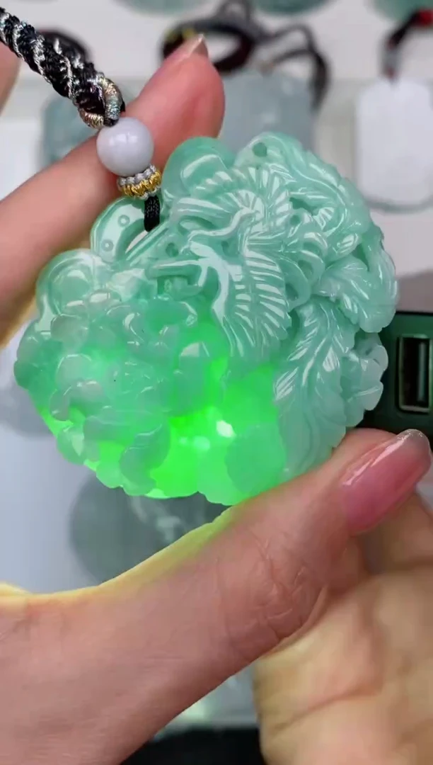 【闪购商品】翡翠颈饰未镶嵌吊坠