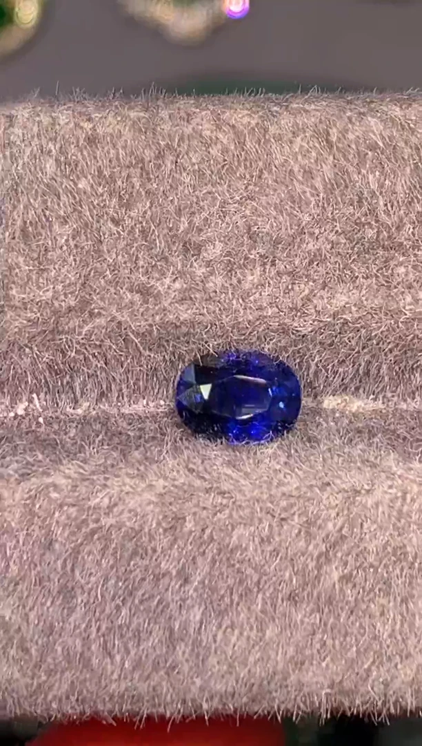 裸石蓝宝石1.1ct老烧皇家蓝吉尔德