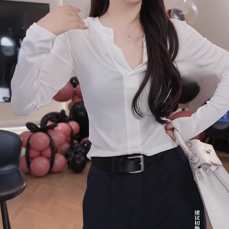 2025春季新款设计感时尚V领净版长袖T恤上衣LK2501520