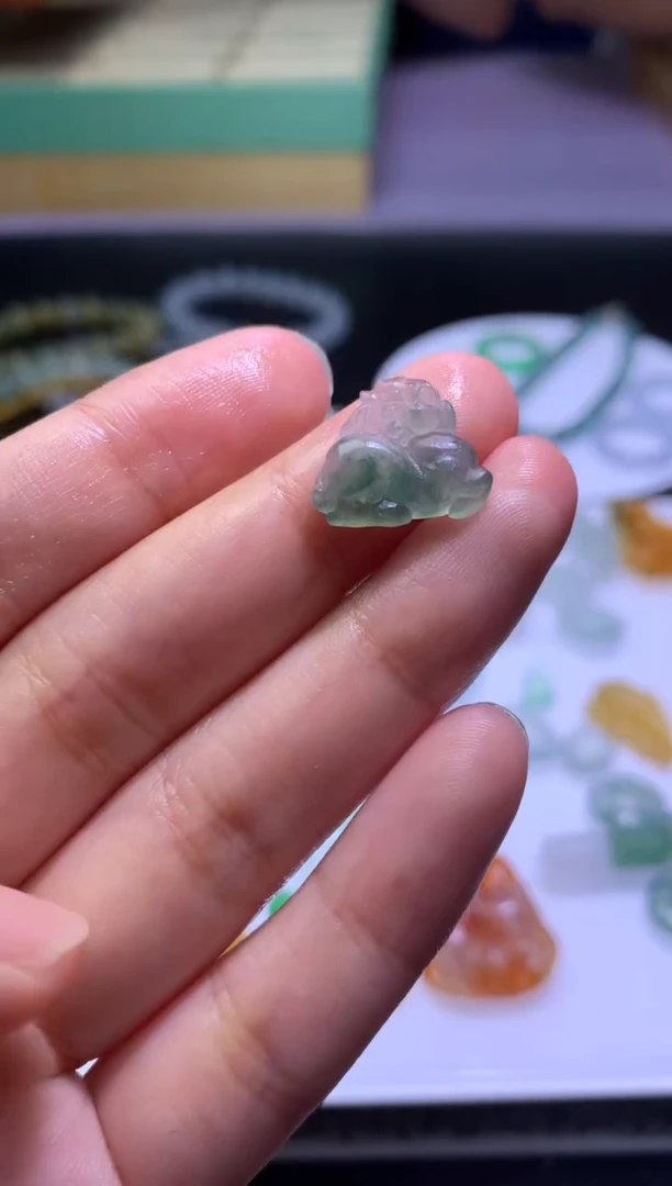 未镶嵌定制翡翠毛货