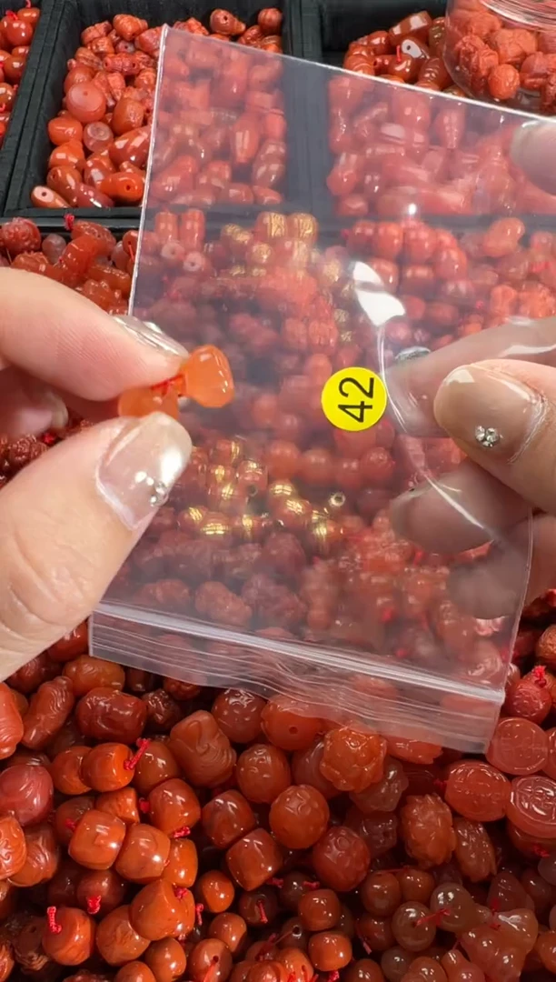 【闪购商品】南红玛瑙颈饰未镶嵌1