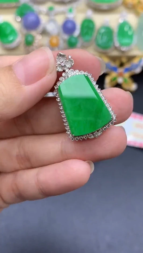 颈饰18K金镶嵌翡翠461-中国好珍宝