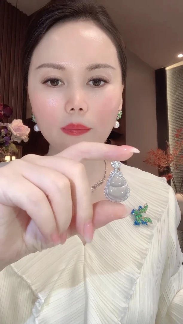 吊坠(不含链)18K金镶嵌翡翠A36 多样性发货一件