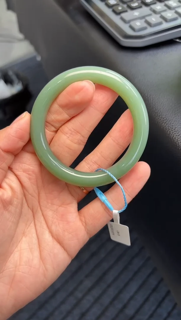 未镶嵌手镯和田玉粉青手镯54+