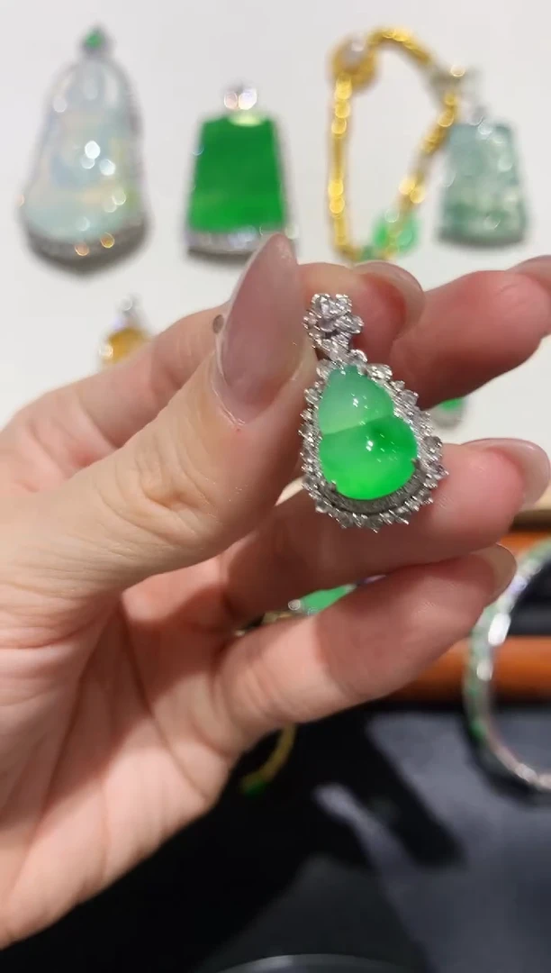 翡翠18K金镶嵌吊坠(不含链)团购3