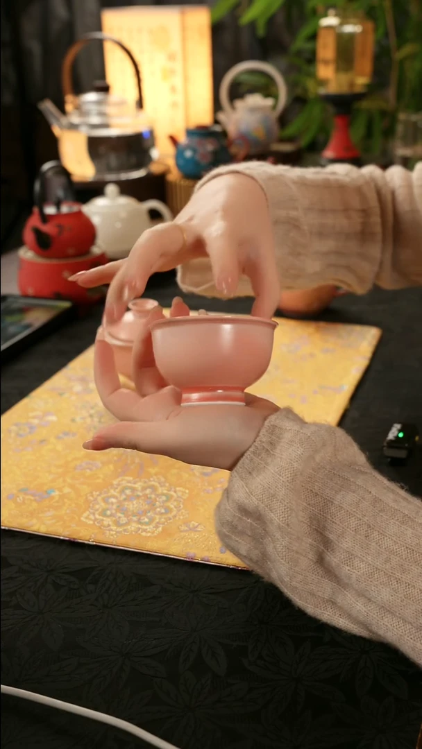 陶瓷茶具楚门要窑变粉色压手杯