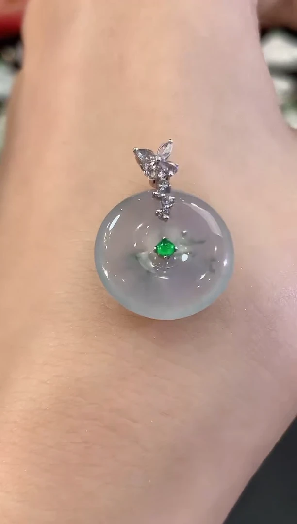 吊坠(不含链)18K金镶嵌翡翠B27