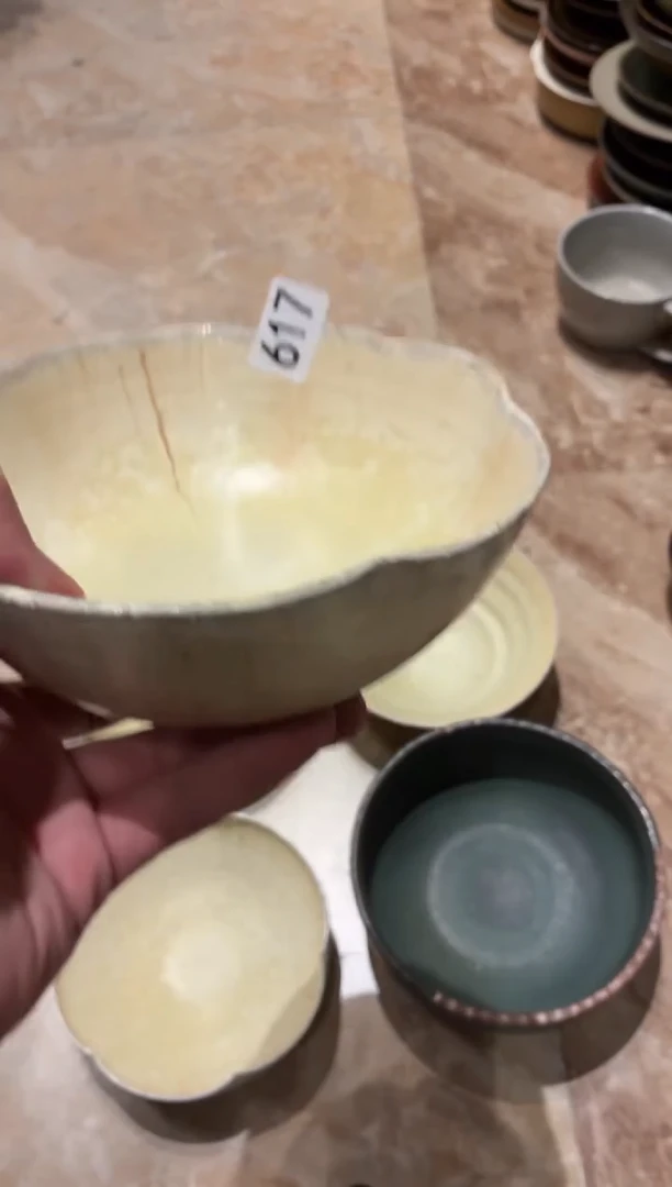瓷片??617粗陶燕麦色花瓣碗1个