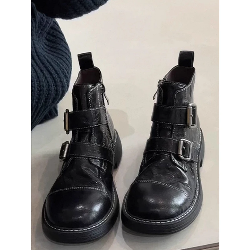 牛皮版~复古英伦风秋冬款短靴女皮带扣机车靴粗跟增高圆头马丁靴