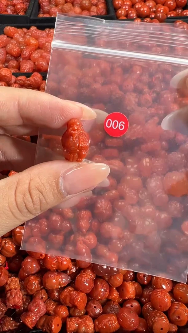 颈饰未镶嵌南红玛瑙1