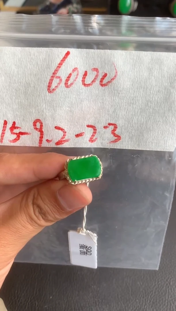 未镶嵌定制翡翠缅甸A货翡翠，拍一发一