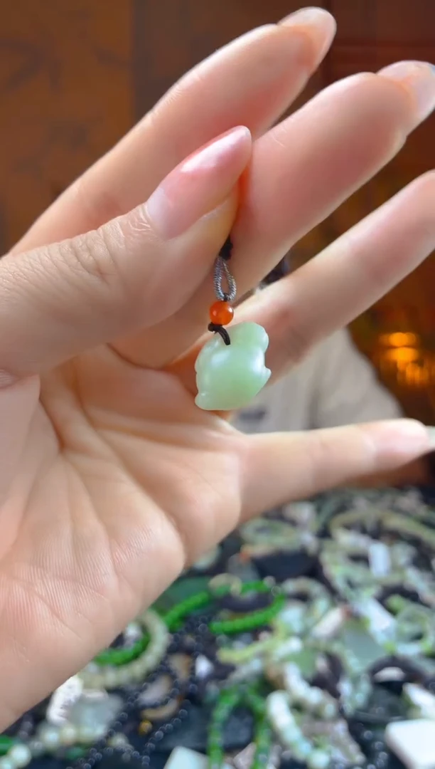 和田玉未镶嵌颈饰多样性发货，拍一发一